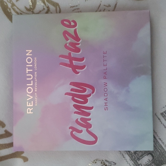 16 Candy Haze Shadow Palette - Picture 3 of 3